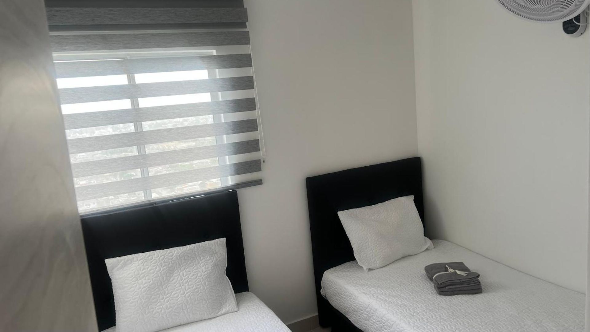 Spacious Flat With Stunning Views Great Location Apartamento