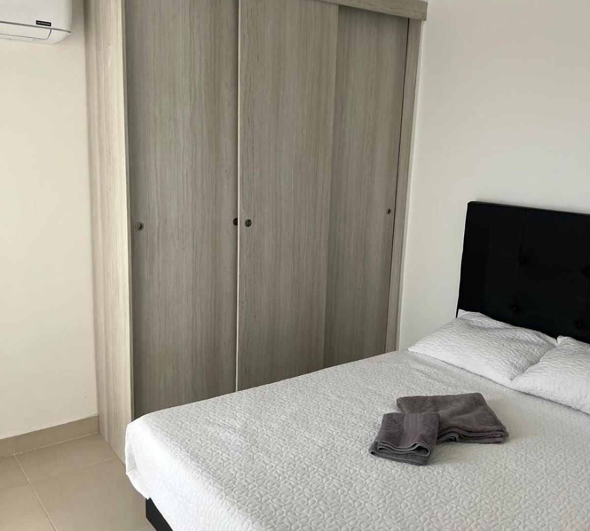 Spacious Flat With Stunning Views Great Location