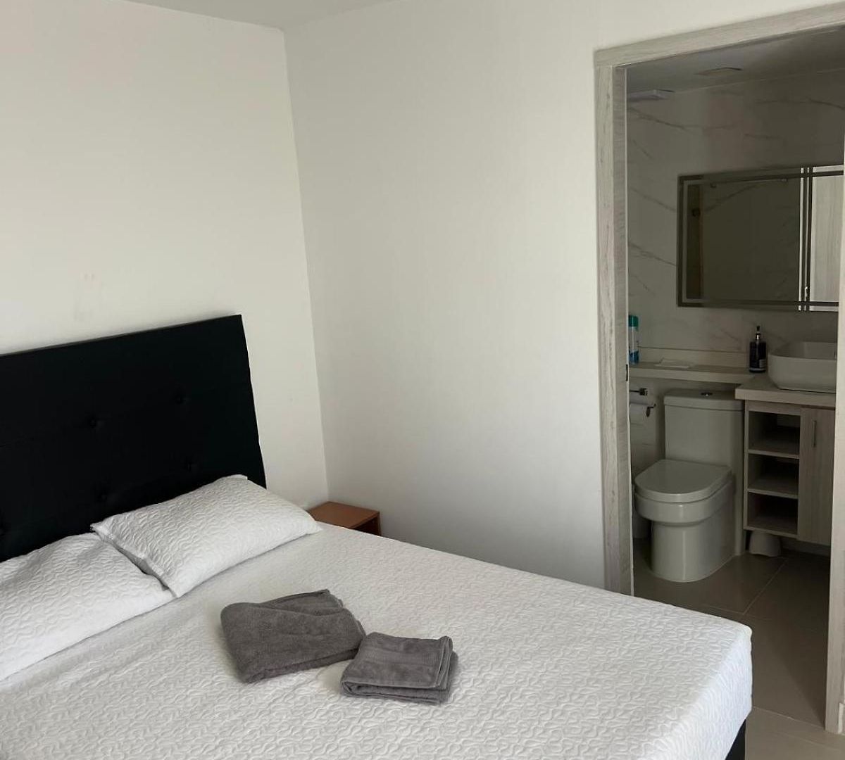 Spacious Flat With Stunning Views Great Location