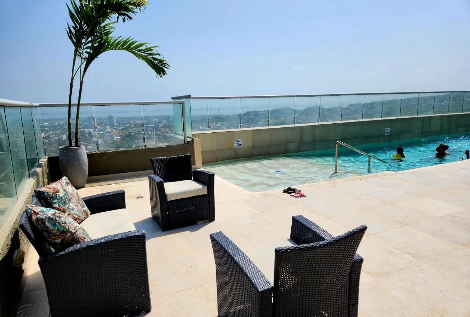 Apartamento Spacious Flat With Stunning Views Great Location *