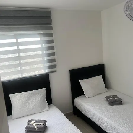 Spacious Flat With Stunning Views Great Location Apartamento