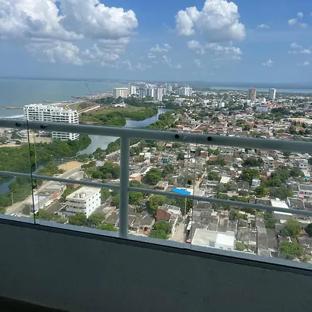 Spacious Flat With Stunning Views Great Location Apartamento